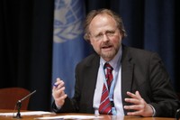 Heiner Bielefeldt – the United Nations Special Rapporteur on Freedom of Religion or Belief – briefs correspondents on the issue at UN Headquarters on Thursday 20 October. The Iranian government has a 