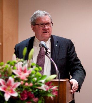 Lloyd Axworthy, ex ministro de Asuntos Exteriores de Canada y presidente de la Universidad de Winnipeg