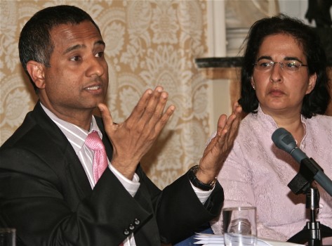 آقای احمد شهید و خانم نازیلا قانع در لندن