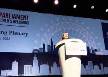 Baha’i representative speaks at plenary opening of latest Parliament of World Religions