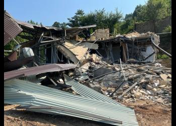 Up to 200 Iranian government and local agents sealed off the village of Roshankouh, in Mazandaran province, and used heavy earthmoving equipment to demolish their homes